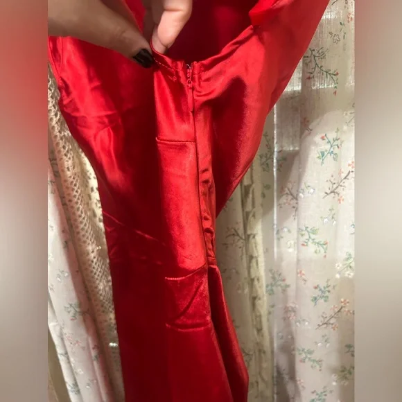 2/$28 Hello Molly Red Satin Twist Cutout Back Mini Party Dress Size Medium EUC - Picture 5 of 6